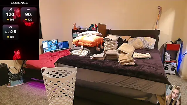 Blondiewithanass online show from April 2026 08:17:02 AM