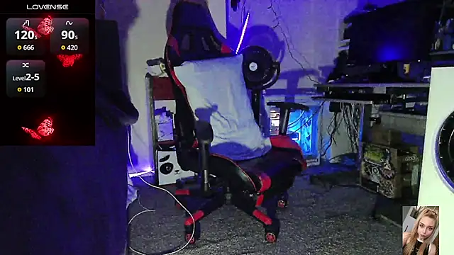 Blondiewithanass online show from April 2026 07:50:02 PM