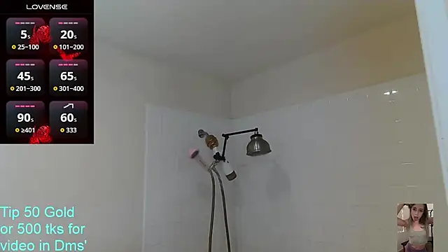 Blondiewithanass online show from June 2026 07:19:02 PM