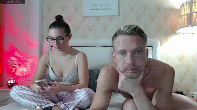 JessicaSteve online show from September 2025 09:54:02 PM
