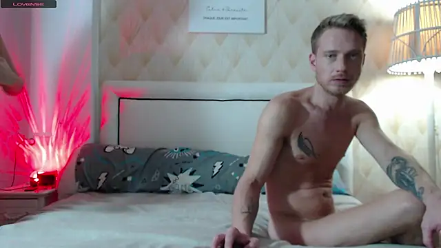 Snapshot of JessicaSteve chatting on October 2025 10:54:02 PM JessicaSteve online show from October 2025 10:54:02 PM