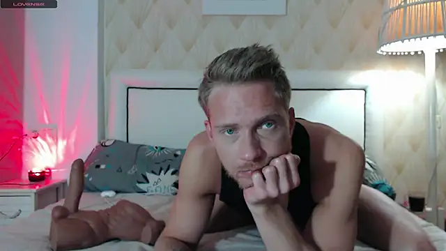 Snapshot of JessicaSteve chatting on November 2025 04:33:02 PM JessicaSteve online show from November 2025 04:33:02 PM