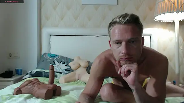 Snapshot of JessicaSteve chatting on October 2025 03:33:01 PM JessicaSteve online show from October 2025 03:33:01 PM