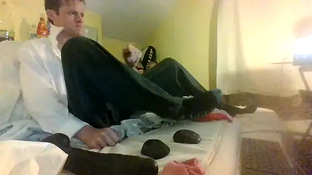 Snapshot of londonfuckwhore chatting on December 2024 04:26:02 AM londonfuckwhore online show from December 2024 04:26:02 AM