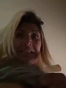 LittleMissEeve online show from November 2025 04:21:01 PM