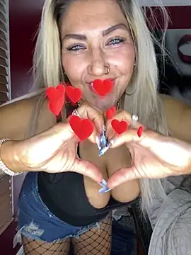 LittleMissEeve online show from November 2025 12:26:01 AM