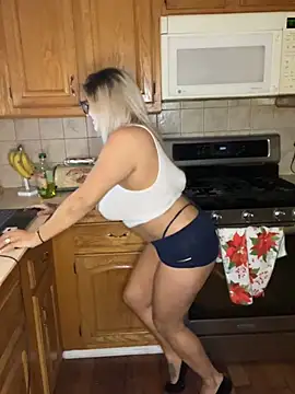 LittleMissEeve online show from January 2026 04:05:02 AM