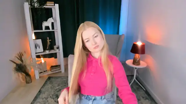 Snapshot of Laly_Peach chatting on December 2025 05:03:02 PM Laly Peach online show from December 2025 05:03:02 PM