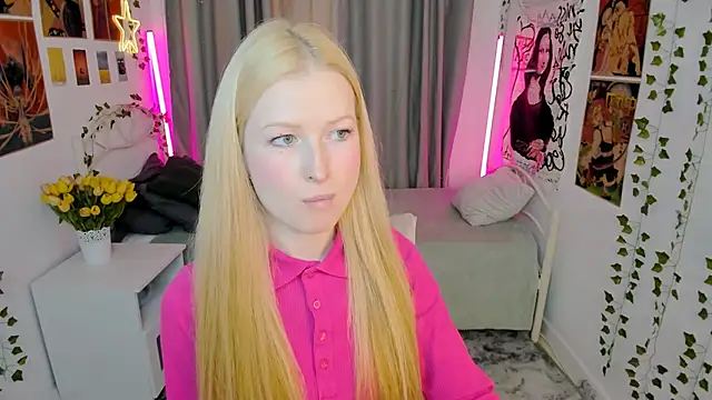 Snapshot of Laly_Peach chatting on October 2025 04:10:02 PM Laly Peach online show from October 2025 04:10:02 PM