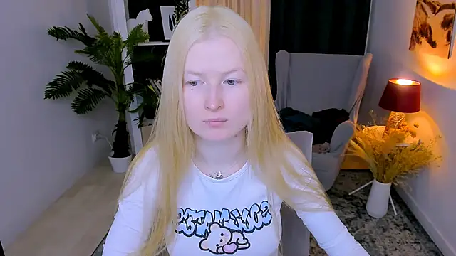 Laly Peach online show from March 2026 06:20:02 AM