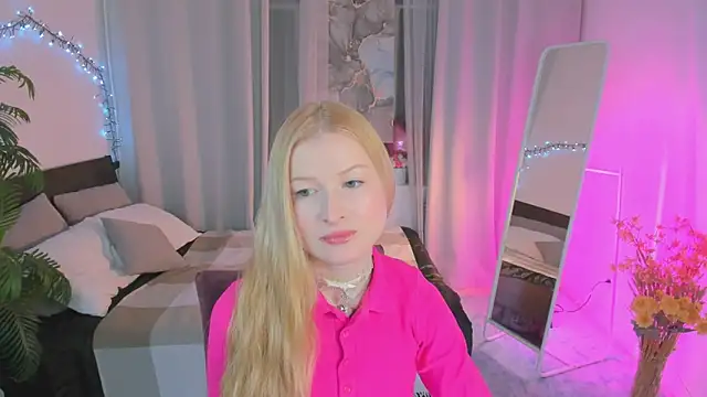 Snapshot of Laly_Peach chatting on March 2025 04:43:02 PM Laly Peach online show from March 2025 04:43:02 PM