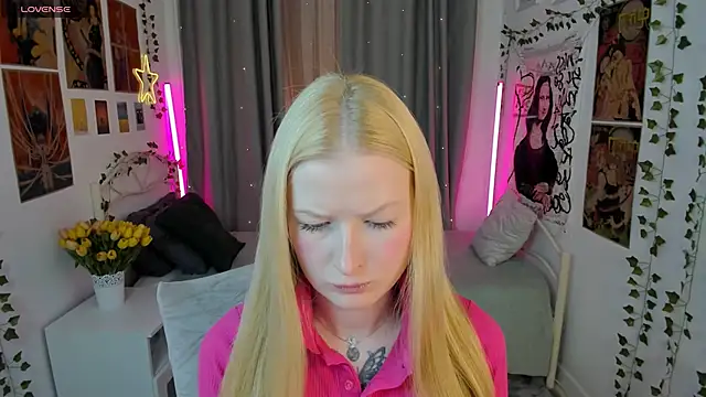 Snapshot of Laly_Peach chatting on October 2025 03:58:01 PM Laly Peach online show from October 2025 03:58:01 PM