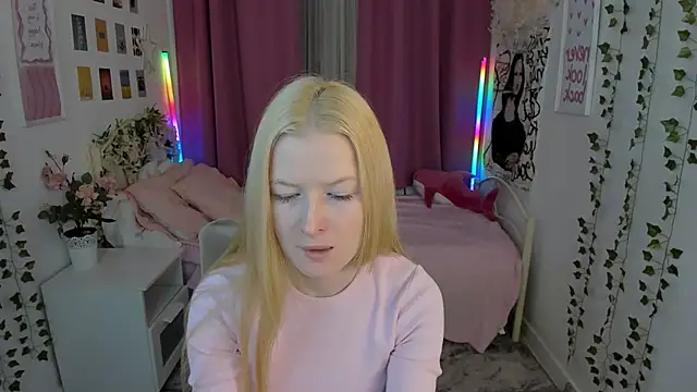 Laly Peach online show from March 2026 06:13:02 AM