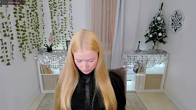 Laly Peach online show from January 2026 01:50:02 PM