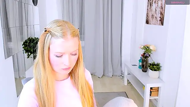 Snapshot of Laly_Peach chatting on October 2025 04:08:01 PM Laly Peach online show from October 2025 04:08:01 PM