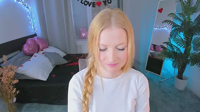 Snapshot of Laly_Peach chatting on February 2025 04:17:02 PM Laly Peach online show from February 2025 04:17:02 PM