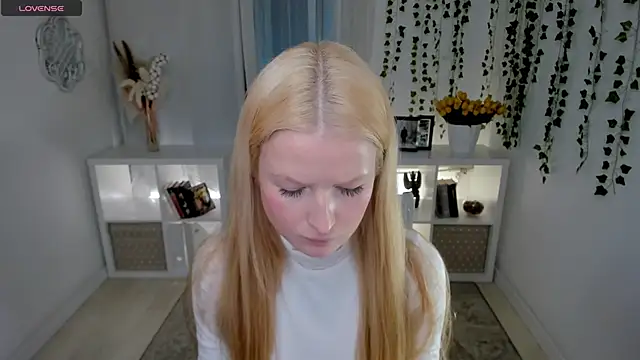 Laly Peach online show from March 2026 03:59:02 PM