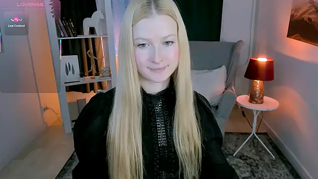 Snapshot of Laly_Peach chatting on November 2025 11:03:01 AM Laly Peach online show from November 2025 11:03:01 AM