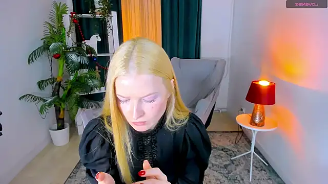 Laly Peach online show from January 2026 01:59:01 PM