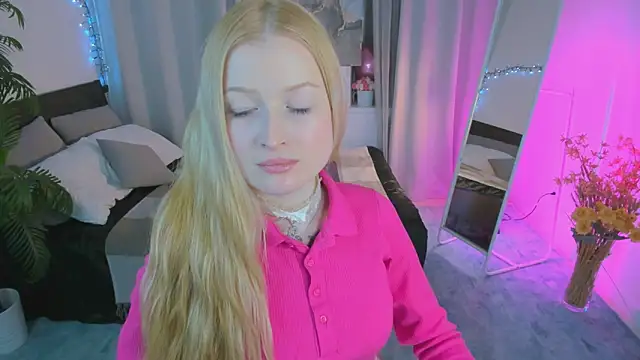 Snapshot of Laly_Peach chatting on March 2025 07:48:02 PM Laly Peach online show from March 2025 07:48:02 PM