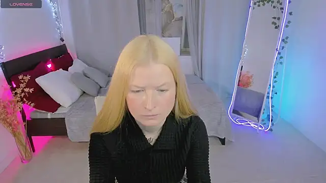 Laly Peach online show from March 2026 11:15:01 AM