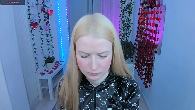 Laly Peach online show from February 2026 11:32:02 AM