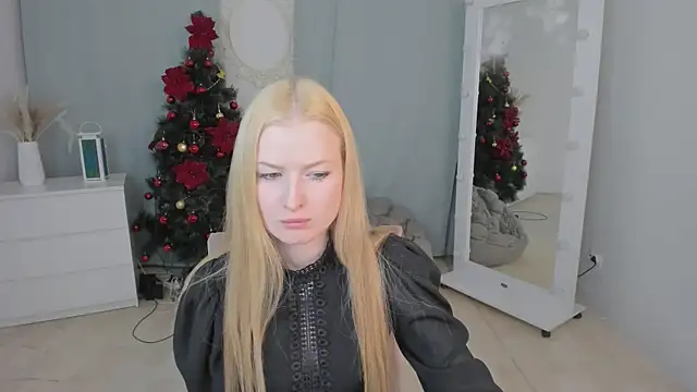 Laly Peach online show from January 2026 06:42:02 AM