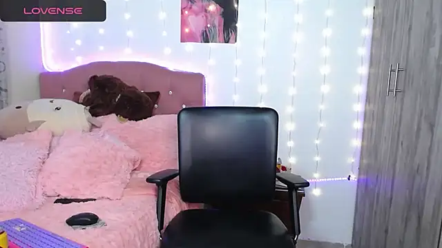 camy doll online show from December 2025 01:12:01 AM