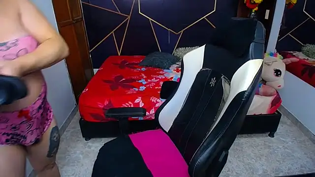 Snapshot of ShantalBlonde chatting on September 2025 01:49:02 AM ShantalBlonde online show from September 2025 01:49:02 AM