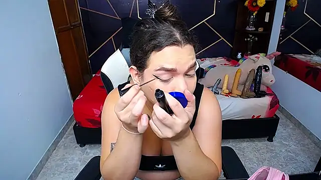 Snapshot of ShantalBlonde chatting on September 2025 02:05:02 AM ShantalBlonde online show from September 2025 02:05:02 AM