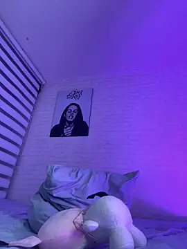 Snapshot of Niky_Love chatting on December 2024 08:00:02 AM Niky Love online show from December 2024 08:00:02 AM