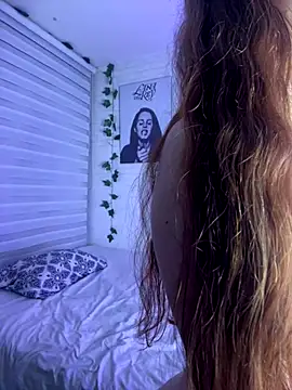 Snapshot of Niky_Love chatting on December 2025 04:25:01 AM Niky Love online show from December 2025 04:25:01 AM