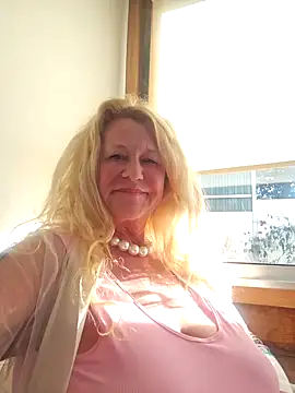 Snapshot of THESensualhorny chatting on November 2025 03:15:01 PM THESensualhorny online show from November 2025 03:15:01 PM