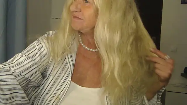 Snapshot of THESensualhorny chatting on February 2026 02:02:01 PM THESensualhorny online show from February 2026 02:02:01 PM