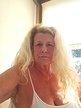 Snapshot of THESensualhorny chatting on October 2025 02:18:01 PM THESensualhorny online show from October 2025 02:18:01 PM