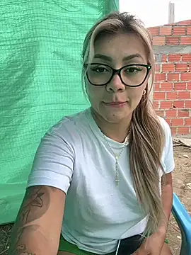 Snapshot of DIANITA_1988 chatting on March 2025 06:34:01 PM DIANITA 1988 online show from March 2025 06:34:01 PM