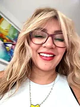 Snapshot of DIANITA_1988 chatting on September 2025 02:34:01 PM DIANITA 1988 online show from September 2025 02:34:01 PM