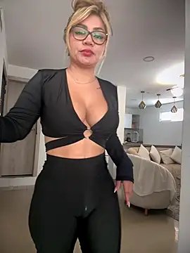 Snapshot of DIANITA_1988 chatting on September 2025 06:29:02 PM DIANITA 1988 online show from September 2025 06:29:02 PM