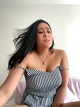 Nina lovi online show from October 2025 09:24:01 PM