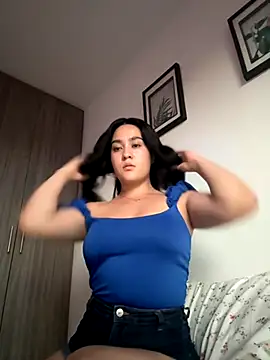 Nina lovi online show from December 2025 11:04:01 PM