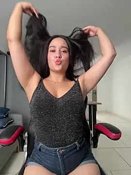 Nina lovi online show from March 2026 08:21:01 PM