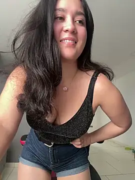 Nina lovi online show from March 2026 06:47:01 PM