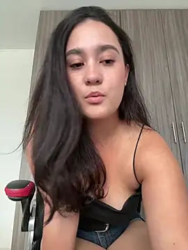 Nina lovi online show from June 2026 10:10:01 PM