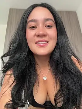 Nina lovi online show from July 2026 08:41:01 PM