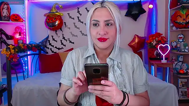 Annie p online show from October 2025 11:27:01 PM