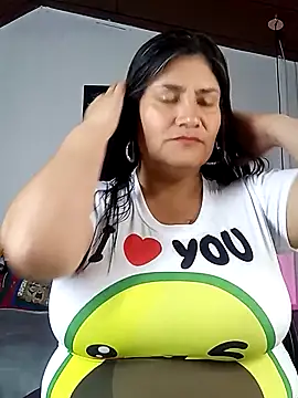 Snapshot of salomexlove_20 chatting on November 2025 06:17:01 AM salomexlove 20 online show from November 2025 06:17:01 AM