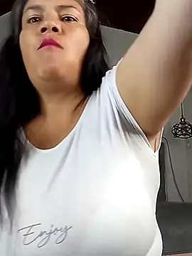 Snapshot of salomexlove_20 chatting on November 2025 01:00:02 PM salomexlove 20 online show from November 2025 01:00:02 PM