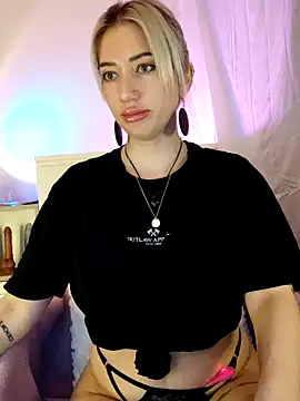 Snapshot of Fuck-Gina chatting on April 2026 09:24:01 PM Fuck-Gina online show from April 2026 09:24:01 PM