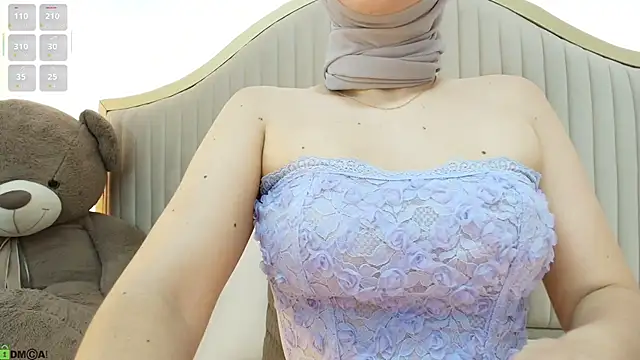 dalilasaadi  online show from November 2025 03:27:01 PM