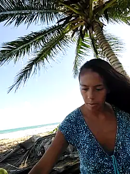 Luna-Natural online show from November 2025 05:13:01 PM